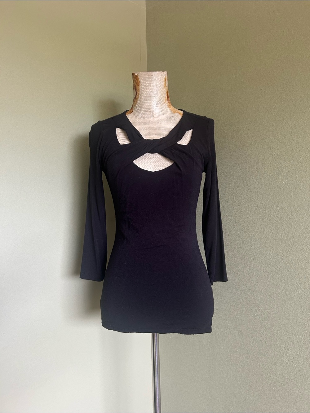 INC International Concepts Black Long-Sleeve Twist Cutout Top